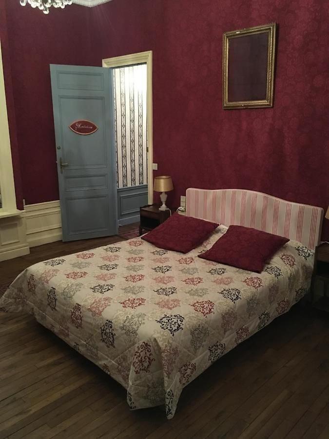 Manoir De La Graviere Bed & Breakfast Mouzon  Екстериор снимка