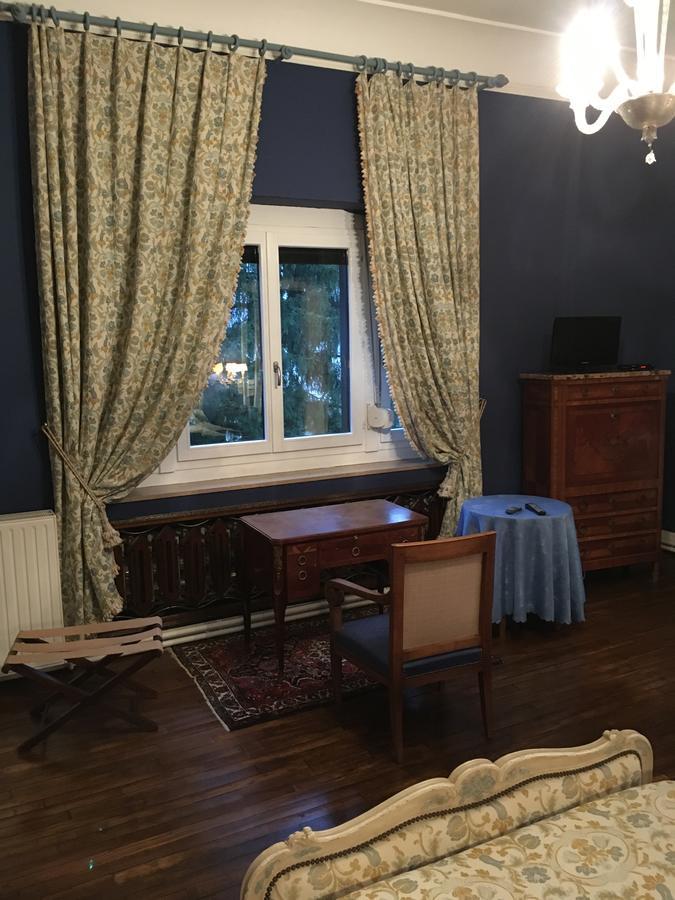 Manoir De La Graviere Bed & Breakfast Mouzon  Екстериор снимка